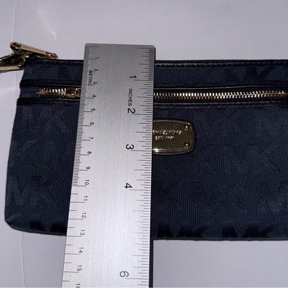 Michael Kors navy wristlet - Picture 7 of 8